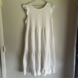 Elegant White Sleeveless Dress